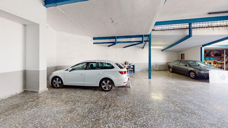 Foto b6e35d8d-a4ed-4bf2-86a5-d3e7a2010ef8. Casa amb calefacció aparcament a La Roureda Viladecans