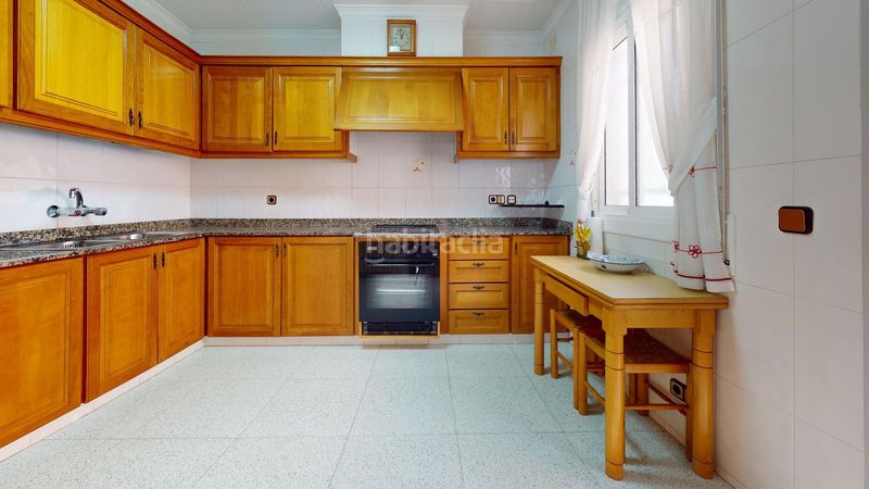 Foto c9aab4c3-7a9d-4629-aa4e-47f03fad9055. Casa amb calefacció aparcament a La Roureda Viladecans