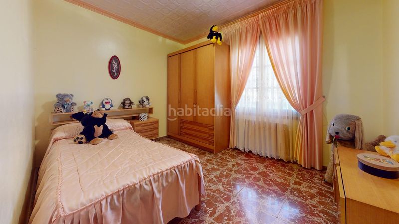 Foto d9dac19a-692c-4005-800e-19f7eda82c74. Casa amb calefacció aparcament a La Roureda Viladecans