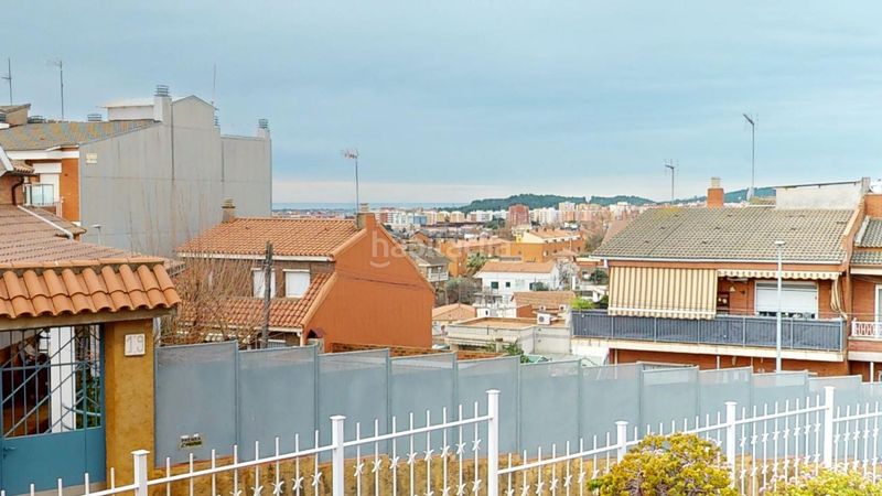 Foto e821dbda-afcd-4084-b8c6-fc88be10a8ef. Casa amb calefacció aparcament a La Roureda Viladecans