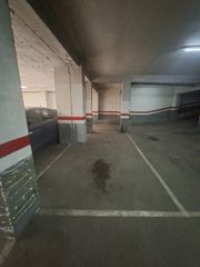Lloguer Aparcament cotxe  Carrer de les aigües del llobregat. Plaza de parking para coche pequeño con puerta automática