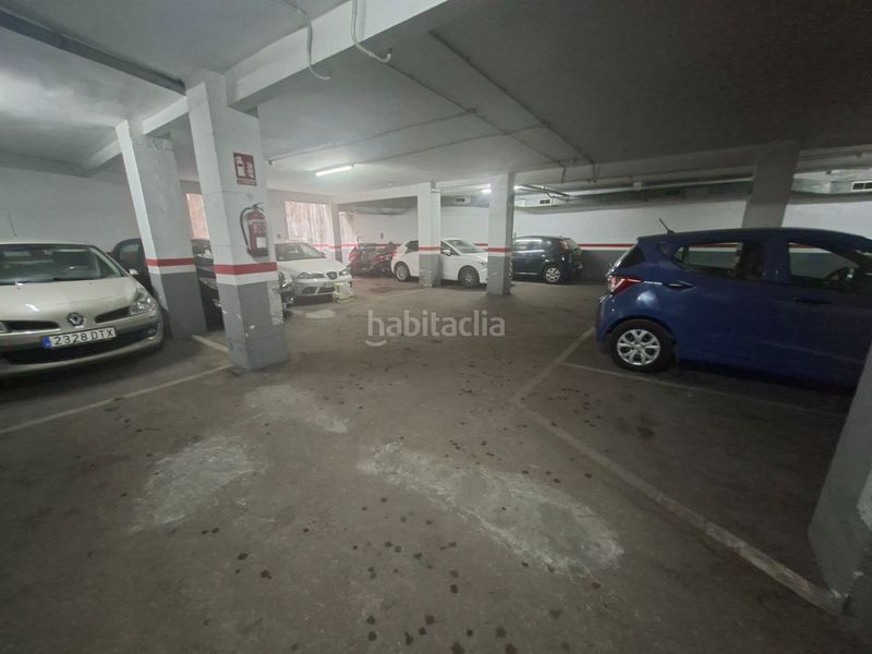 Foto b9e6940b-c86f-436f-8fa4-2d63b0cb3d4a. Aparcament cotxe a Can Vidalet Esplugues de Llobregat