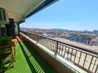 Pis  Carrer castellvell. Inmueble de 4 habitaciones actualmente 3, luz, amplitud y una te