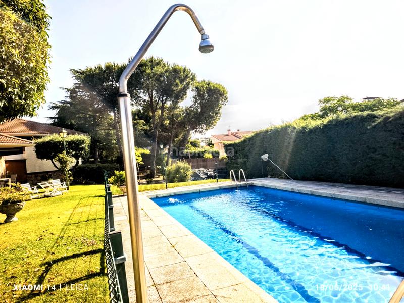Foto 591997f2-e40e-47da-b92b-cc063653c18e. Xalet amb xemeneia calefacció aparcament piscina a Valdemorillo