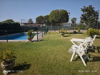 Chalet en Cerro Alarcón. Fantastico chalet con impresionante parcela de 1500m2 y piscina