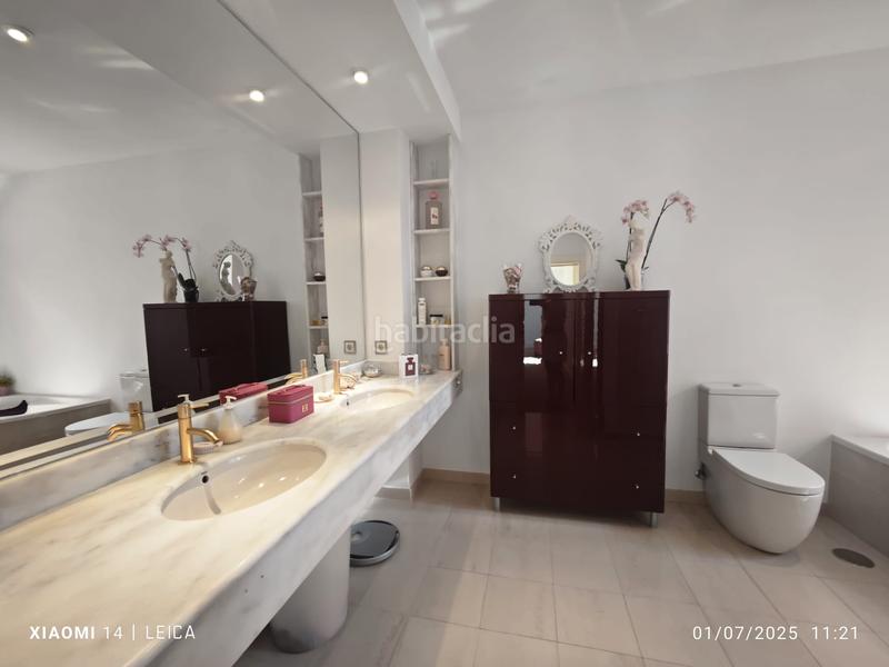 Foto 2d2fca3a-0cf9-40a1-8718-be5ddd7b7d4e. Chalet vivienda unifamiliar de diseño con piscina privada y bonita parcela. en Valdemorillo