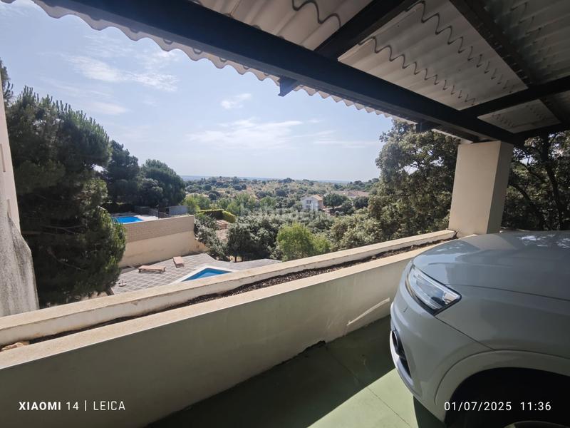 Foto 548337c6-82a3-4480-ac9d-97a1d0acd41f. Chalet vivienda unifamiliar de diseño con piscina privada y bonita parcela. en Valdemorillo