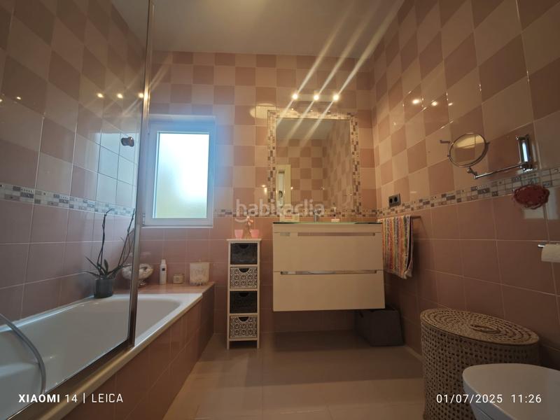 Foto 689029e7-4bad-456d-9a11-c5475acb1495. Chalet vivienda unifamiliar de diseño con piscina privada y bonita parcela. en Valdemorillo