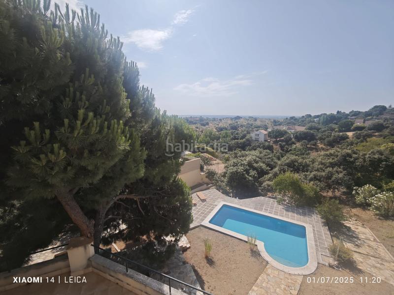 Foto 71f2b761-8835-4b60-83a2-d6ccffd25662. Chalet vivienda unifamiliar de diseño con piscina privada y bonita parcela. en Valdemorillo