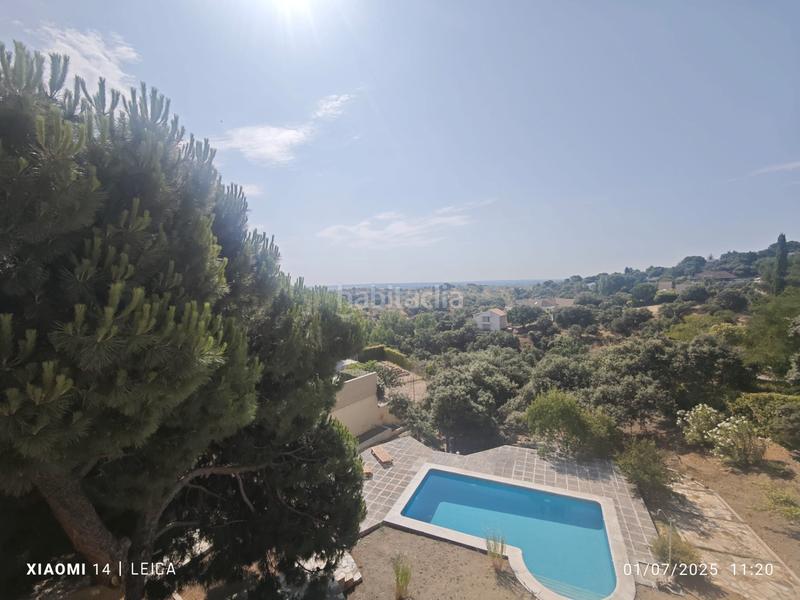 Foto 7866bbdc-c278-4cfb-bb47-b6eb513c8b20. Chalet vivienda unifamiliar de diseño con piscina privada y bonita parcela. en Valdemorillo
