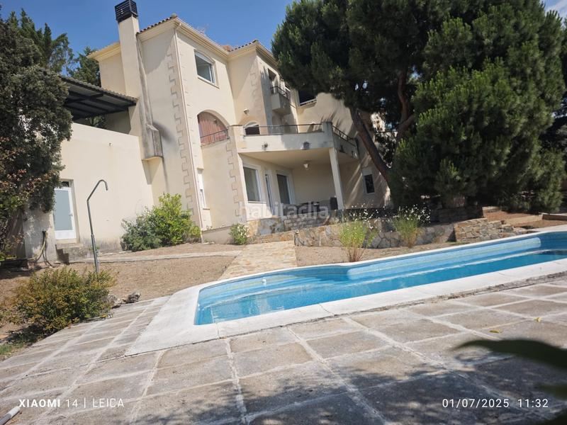 Foto 9478c191-1de5-4024-8de5-0018fe0b228b. Chalet vivienda unifamiliar de diseño con piscina privada y bonita parcela. en Valdemorillo