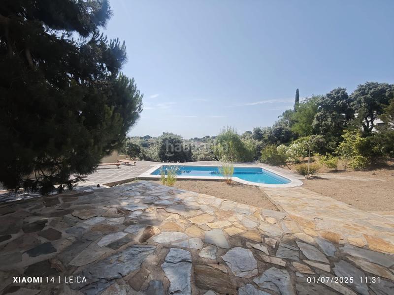 Foto a493a01a-af8a-4fa9-abc0-b0f1a05acd82. Chalet vivienda unifamiliar de diseño con piscina privada y bonita parcela. en Valdemorillo