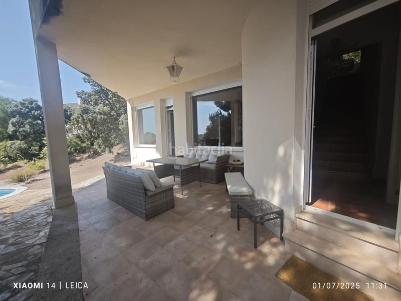 Foto b55beab7-37cb-47aa-8b33-9e0c93a37855. Chalet vivienda unifamiliar de diseño con piscina privada y bonita parcela. en Valdemorillo