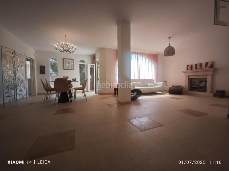 Foto b69d1c76-aa8c-400b-8998-a8d0aa66411e. Chalet vivienda unifamiliar de diseño con piscina privada y bonita parcela. en Valdemorillo