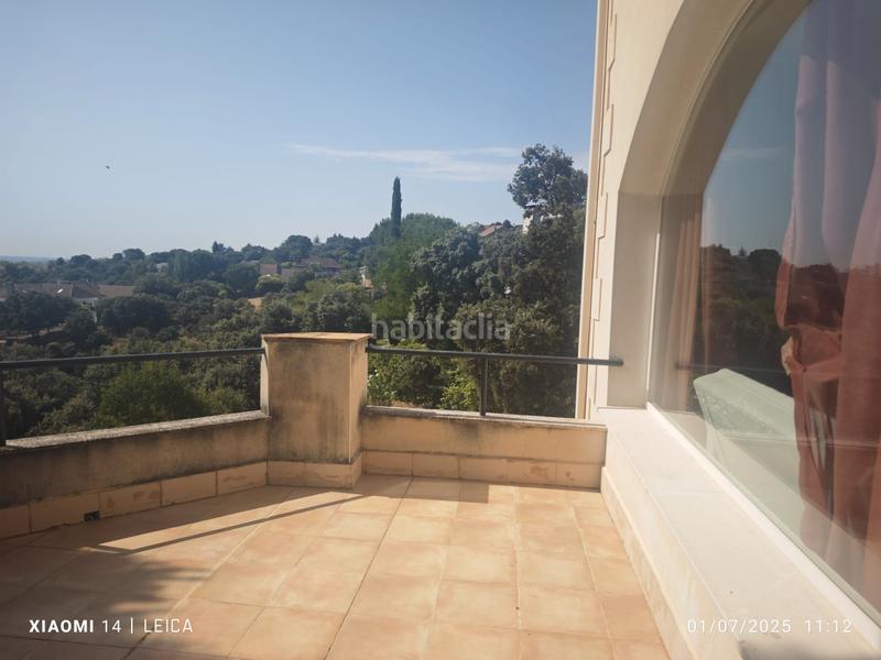 Foto c7be2d2a-d13a-4df6-b2ae-5e2f8858f4b0. Chalet vivienda unifamiliar de diseño con piscina privada y bonita parcela. en Valdemorillo
