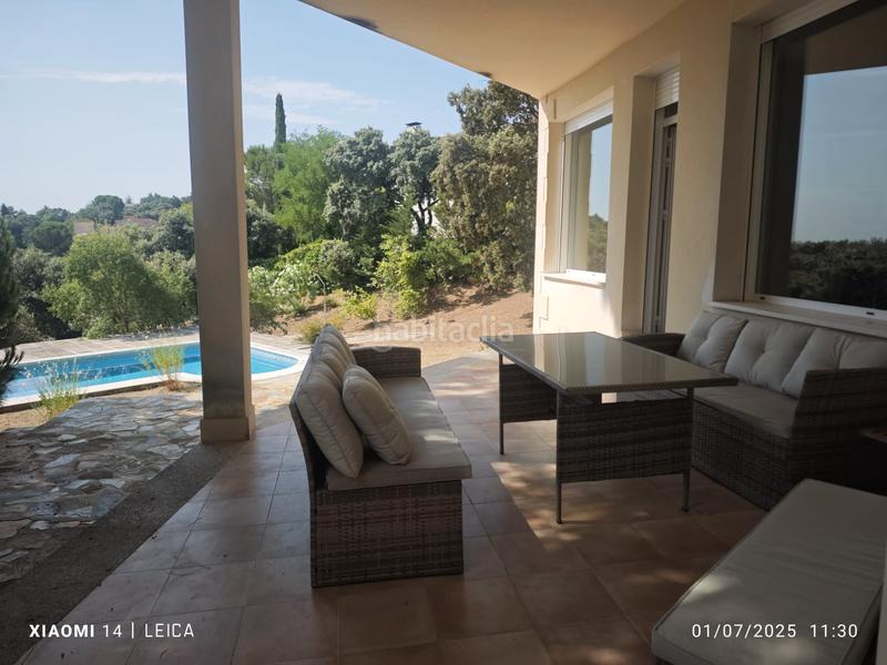 Foto f223b299-a4e8-478d-8b04-e4406c734b81. Chalet vivienda unifamiliar de diseño con piscina privada y bonita parcela. en Valdemorillo