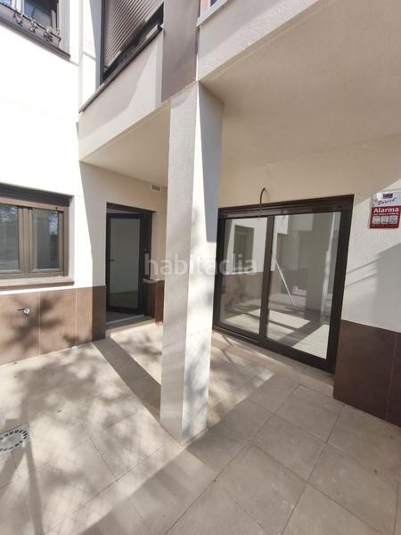 Foto 2552e9fb-cc43-4607-93da-b44024d81385. Alquiler piso  a estrenar con patio en Navalagamella