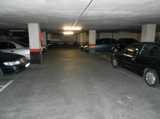 Aparcament cotxe  Calle jardín. Plaza de parking mas trastero en residencial muy centrico de val