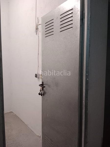 Foto ae358adb-e0b9-4280-b4fc-b1ba5673c240. Aparcament cotxe a Valdemorillo pueblo Valdemorillo