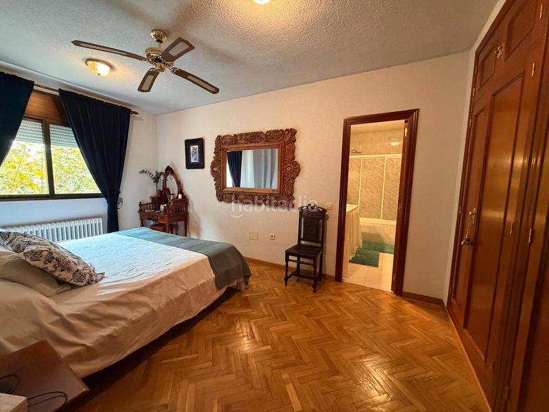 Foto 1536c794-f99a-4cfe-96f5-328d93c0aac8. Chalet con camino riscaldamento parcheggio piscina in Valdemorillo