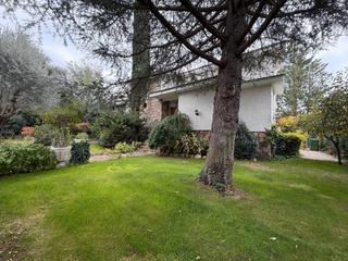 Xalet a Cerro Alarcón. Bonito chalet con parcela de 1.000m2 y piscina