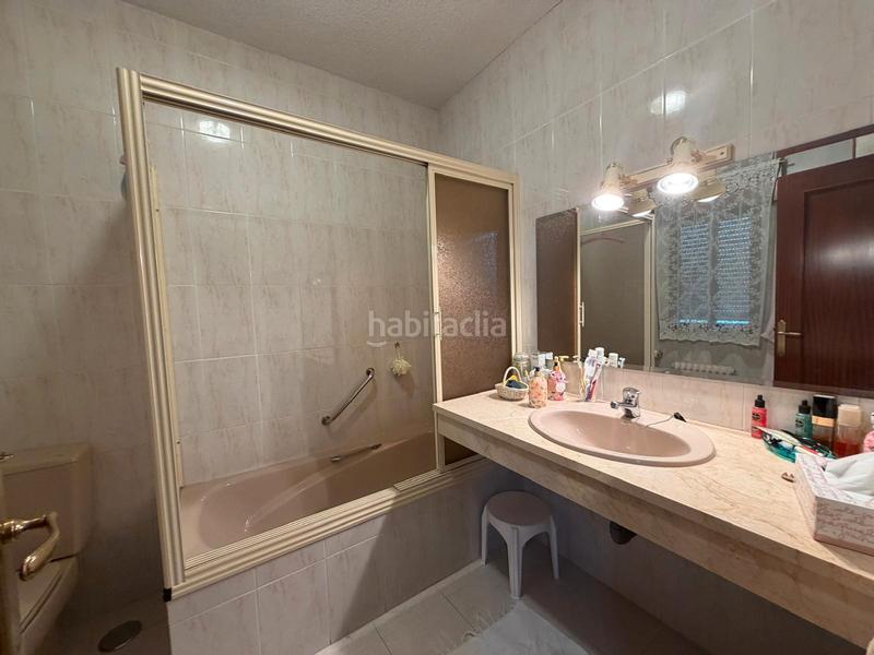 Foto 3995b4f3-23d1-4b63-860a-741f8a5516a1. Chalet con camino riscaldamento parcheggio piscina in Valdemorillo