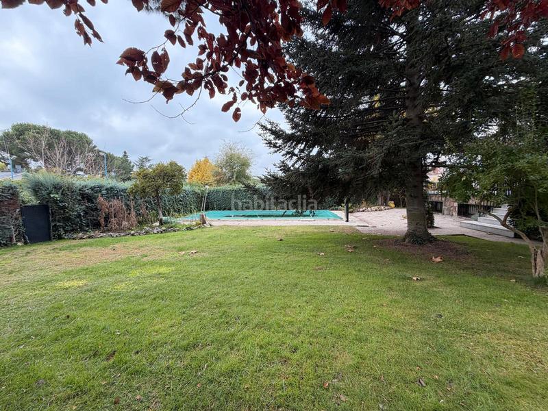 Foto b76dfac9-917a-473e-8a8e-20bc9323a458. Chalet con camino riscaldamento parcheggio piscina in Valdemorillo