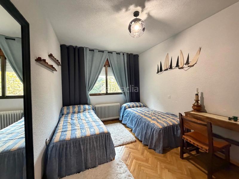 Foto df1ccded-862f-4689-9d9f-80e6f26ceae8. Chalet con camino riscaldamento parcheggio piscina in Valdemorillo