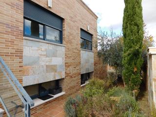 Chalet in Villanueva de la Cañada. Espectacular chalet independiente en zona céntrica de villanueva