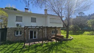 Xalet a Cerro Alarcón. Chalet con dos plantas independientes y parcela de 1100m2