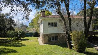 Chalet in Cerro Alarcón. Chalet con dos plantas independientes y parcela de 1100m2