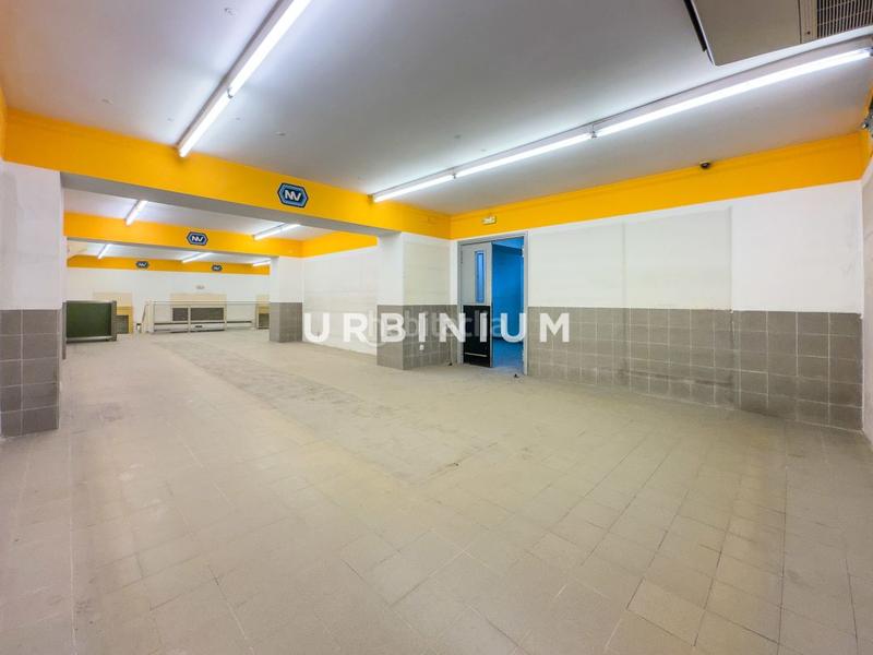 Foto 320171fc-a617-4faa-ba82-eea05b83fea4. Alquiler local comercial local en plaza del lleó en Girona