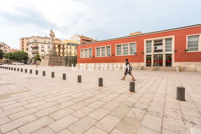 Foto ce1d6a40-0bc1-48af-9a60-7dca2cb161e2. Alquiler local comercial local en plaza del lleó en Girona