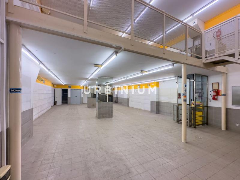 Foto cb2ba075-234e-423f-b0dc-efa367bc1d05. Lloguer local comercial a Eixample Nord Girona