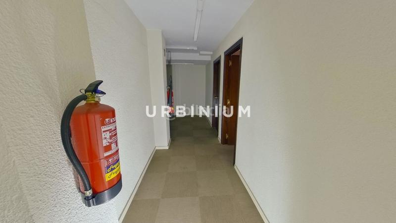 Foto 1383a6cf-1727-446e-9c52-6f992f1bebab. Location bureau avec parking dans Eixample Nord Girona