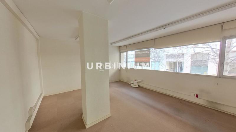 Foto d300c7e1-8da3-4217-b7cd-a3ba3bee9275. Rent office space with parking in Eixample Nord Girona