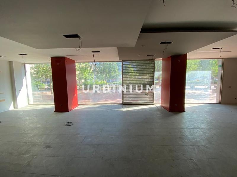 Foto 39e93ed7-555a-4835-852a-fa3106a3a29e. Lloguer local comercial a Eixample Sud-Migdia Girona