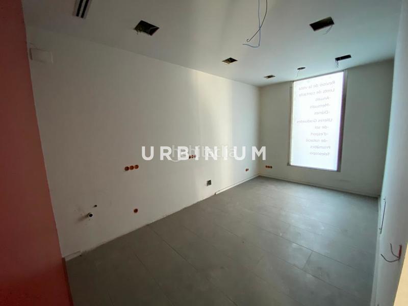Foto b8de53ef-1c13-45ec-ba46-56fedb623490. Rent business premise in Eixample Sud-Migdia Girona