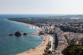 Local Comercial a Mercat-Mas Moixa. Local en venta en blanes