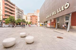 Lloguer Local Comercial a Centre-Barri Vell. Local en alquiler mercat del lleó
