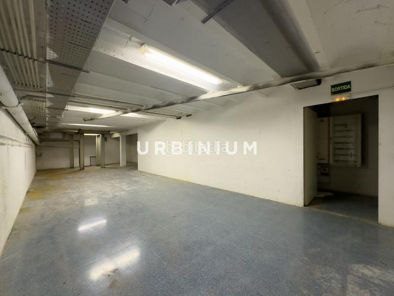 Foto 0d4605f3-bf34-4541-9d55-6ced9dd37663. Lloguer local comercial a Eixample Nord Girona