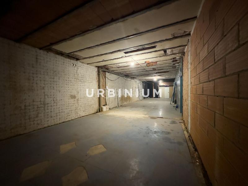 Foto 143809c8-1040-4aa9-aa4a-8339a9e6e07b. Lloguer local comercial a Eixample Nord Girona