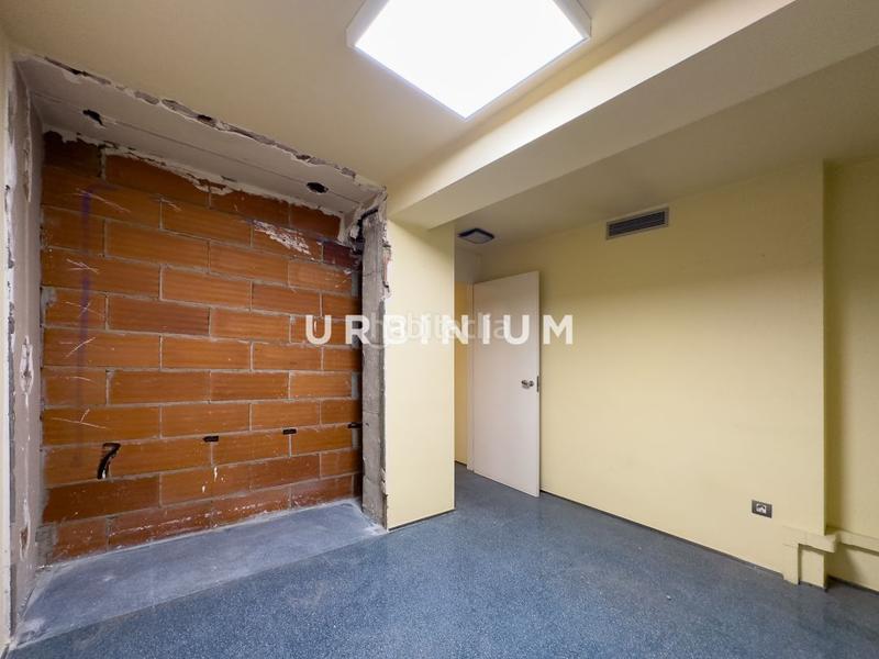 Foto feaff862-a96b-4cfa-b9ad-d89c1dd4cd2a. Location local commercial dans Eixample Nord Girona