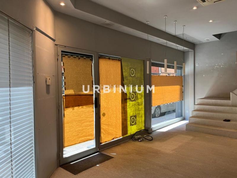 Foto 9d397019-3907-40e6-8138-e010409334cf. Alquiler local comercial local esquinero c. migdia en Girona