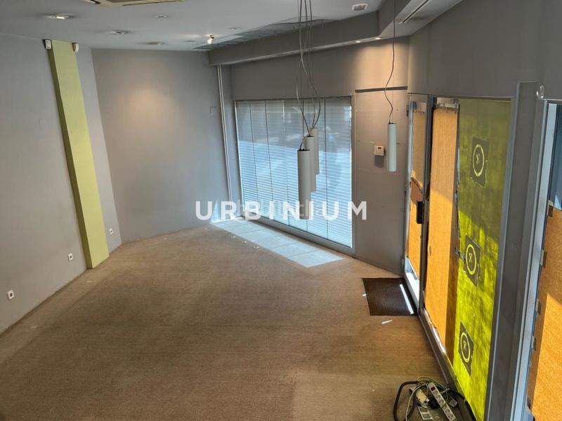 Foto dff1677e-3c9b-47d7-a920-533926ff3e81. Alquiler local comercial local esquinero c. migdia en Girona