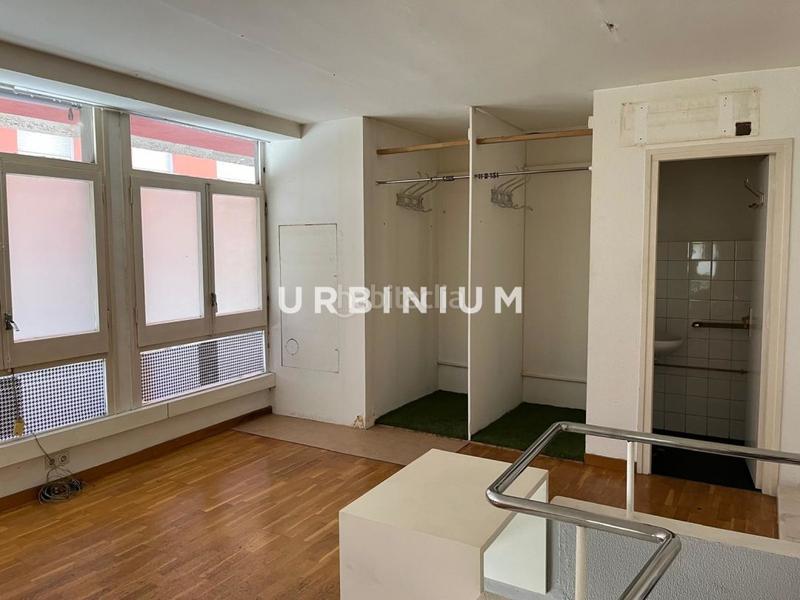 Foto b6281dab-7065-41f3-8e56-042f3ac28291. Lloguer local comercial a Eixample Nord Girona