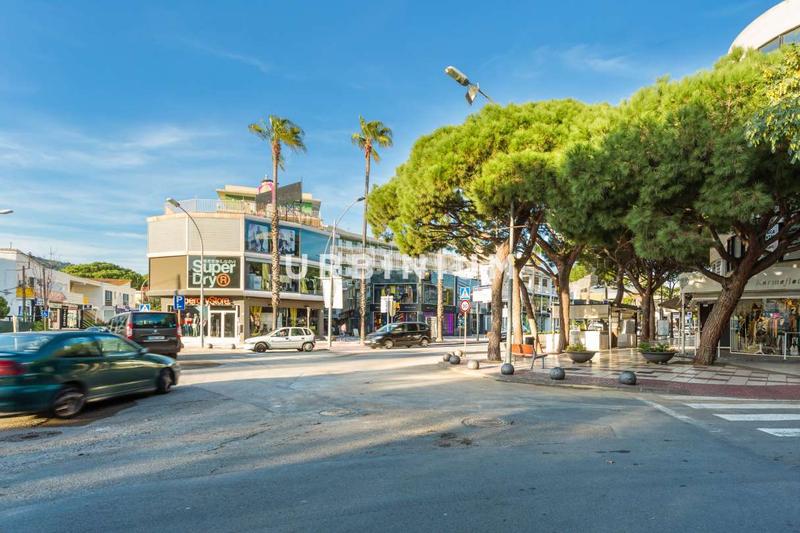 Foto cf3e3a8c-ba91-413d-b67a-17b28f836b1a. Alquiler local comercial local alquiler platja daro en Platja d´Aro