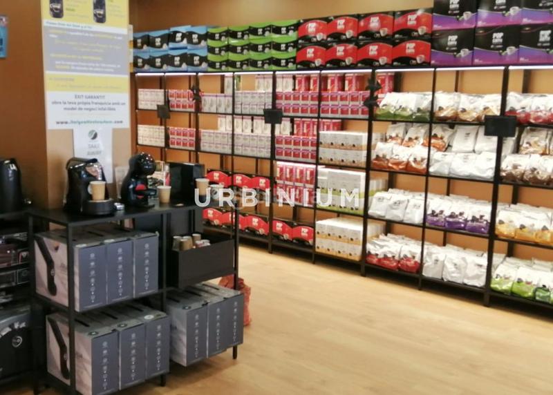 Foto 98cf2461-0d77-4370-a447-c13d858a7f9f. Alquiler local comercial local alquiler eixample en Girona