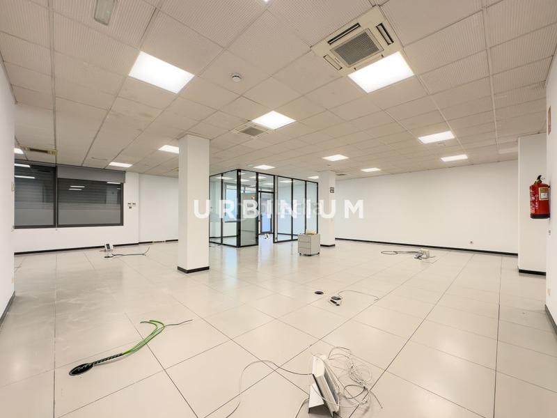 Foto cdbb8e9d-1e7e-46bb-bec0-616879da2249. Rent business premise in Eixample Sud-Migdia Girona