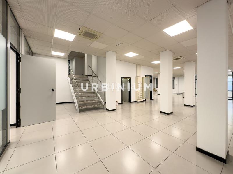 Foto d861efd1-d830-4850-9244-c684e1dfbb7f. Lloguer local comercial a Eixample Sud-Migdia Girona